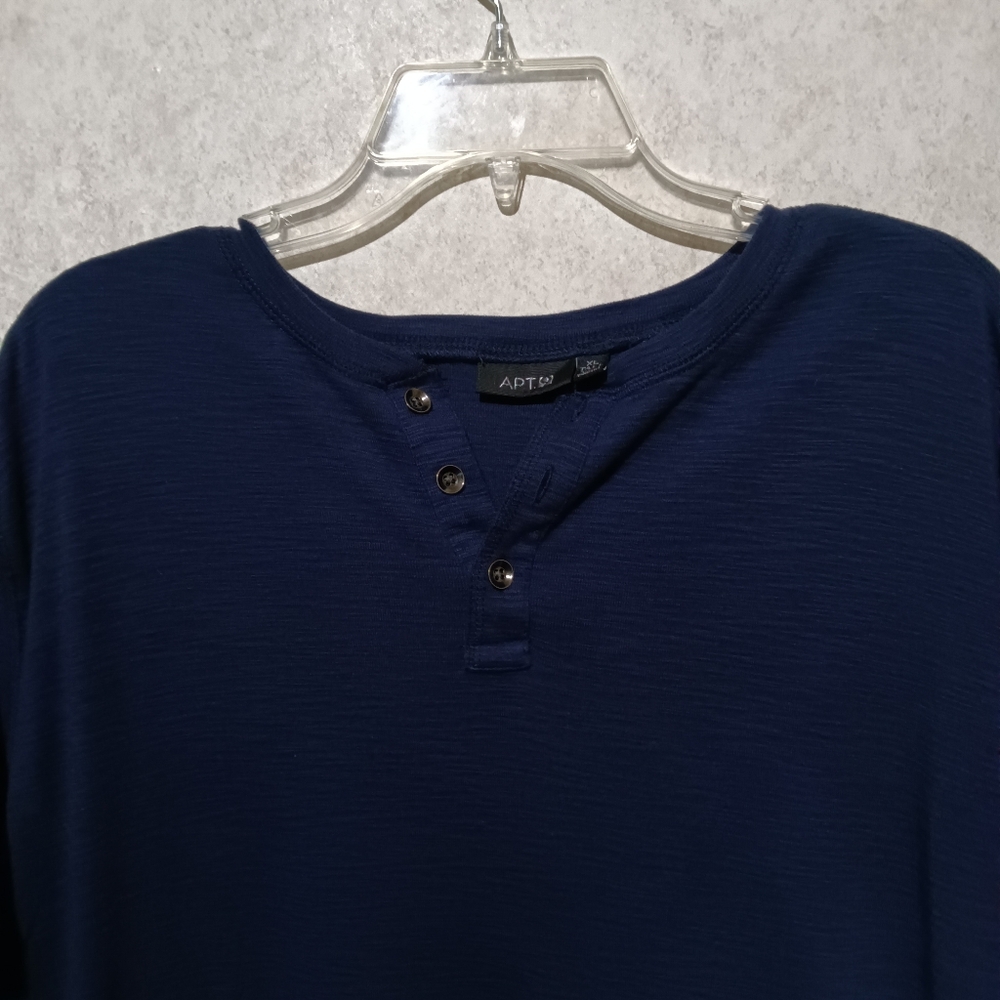 APT. 9 navy blue short sleeve henley shirt with chrome buttons size XL-Tall